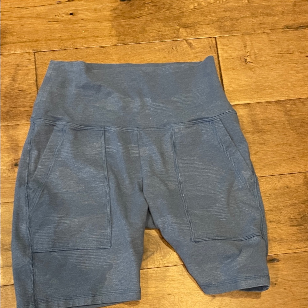 Aerie Black, TNA Rose and Aerie Blue Women's Shorts Trio - Picture 4 of 7